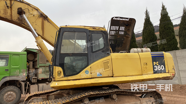 駕駛室整體（整機外觀）