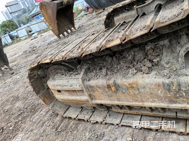 左側(cè)履帶整體?（行走機(jī)構(gòu)）