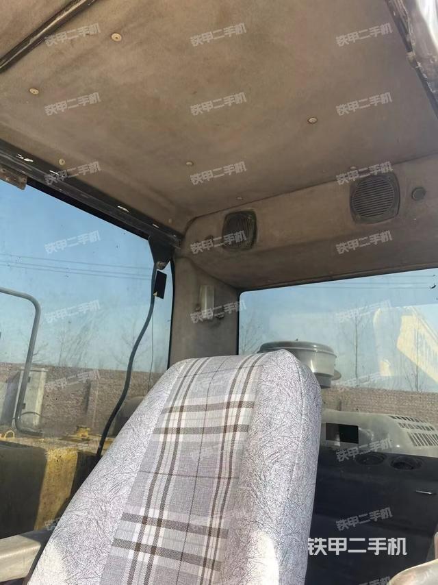 駕駛室頂部（整機(jī)外觀）