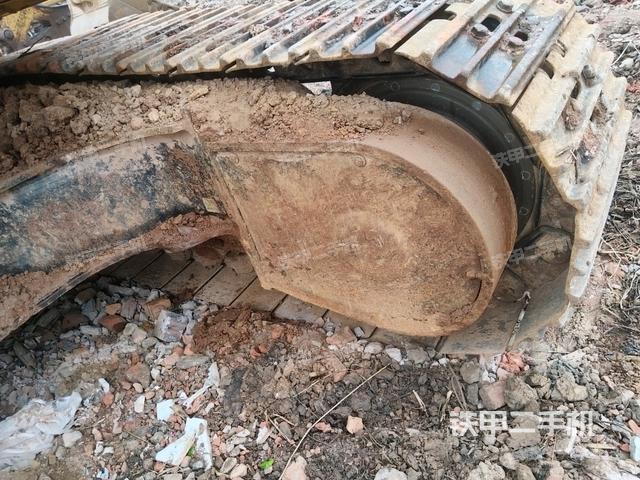 左側(cè)行走馬達(dá)蓋板(行走機(jī)構(gòu)) 左側(cè)行走馬達(dá)蓋板(行走機(jī)構(gòu))