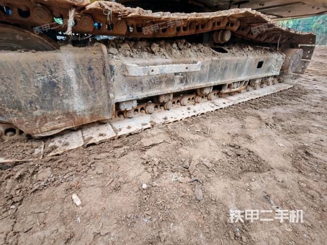 液壓泵艙室正面整體（整機(jī)外觀）