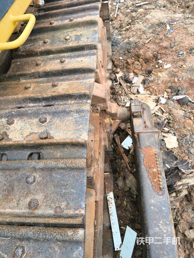 右引導輪（推土機底盤及工作裝置）