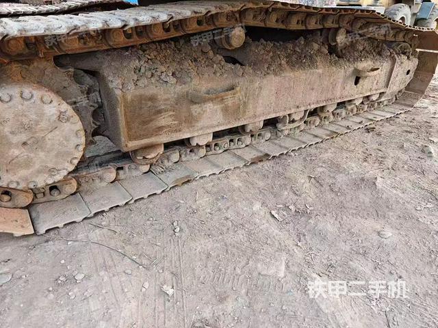 單側(cè)履帶整體（整機(jī)外觀）