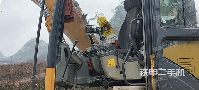 駕駛室整體（整機外觀）