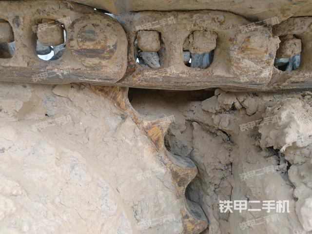 右側(cè)履帶整體(行走機構(gòu)) 右側(cè)履帶整體(行走機構(gòu))