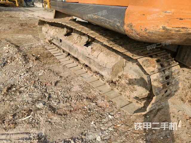 右側(cè)履帶整體（行走機(jī)構(gòu)）