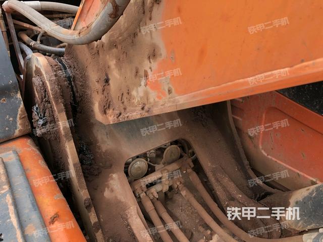 大臂根部?斜視(工作和回轉(zhuǎn)裝置) 大臂根部?斜視(工作和回轉(zhuǎn)裝置)