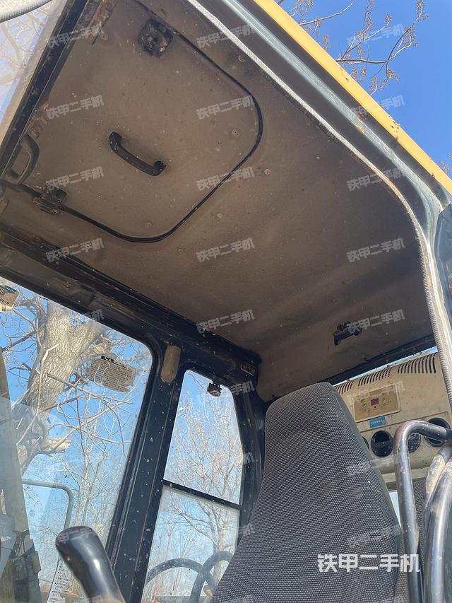 駕駛室頂部（整機(jī)外觀）