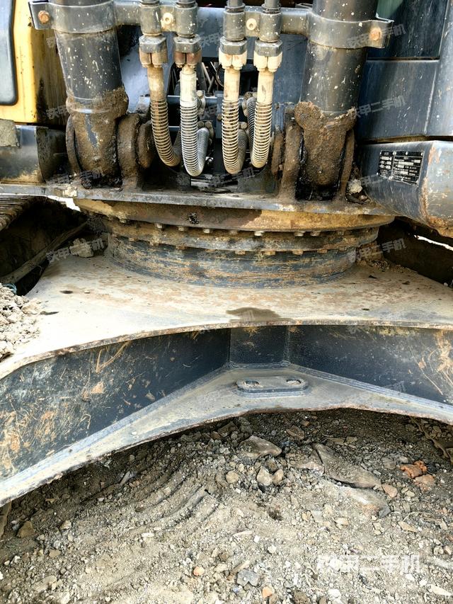 轉盤和下車架正前（工作和回轉裝置）