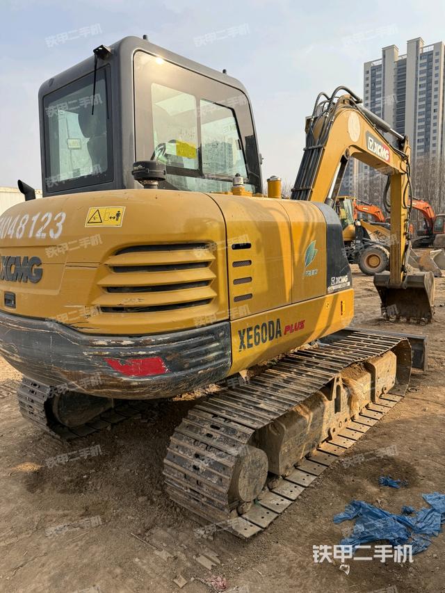 整機(jī)右后45°(整機(jī)外觀) 整機(jī)右后45°(整機(jī)外觀)