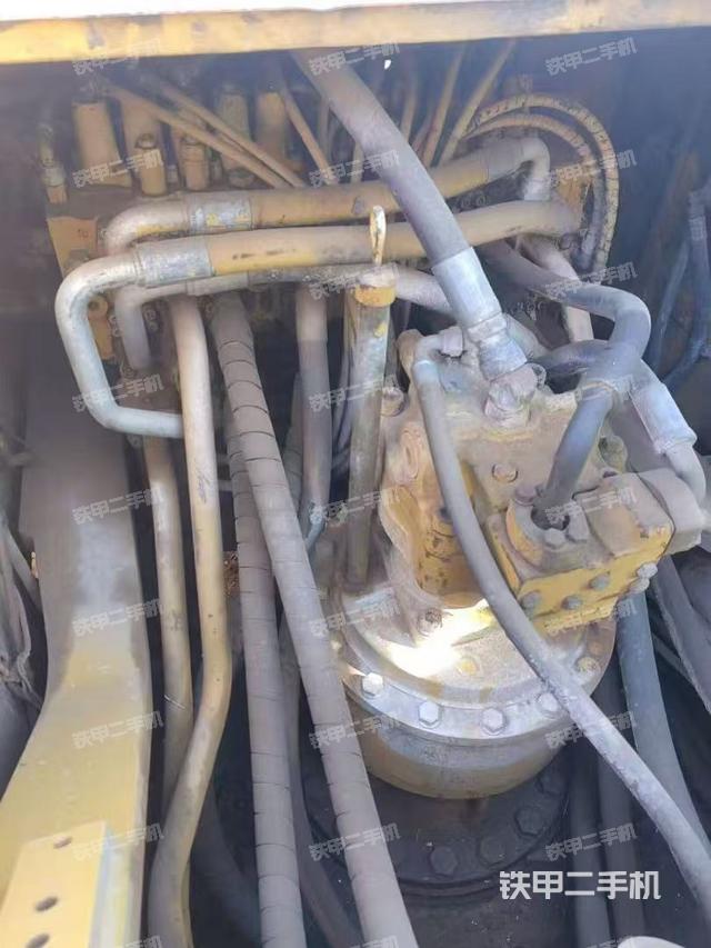 回轉(zhuǎn)馬達(dá)和主控閥（整機外觀）