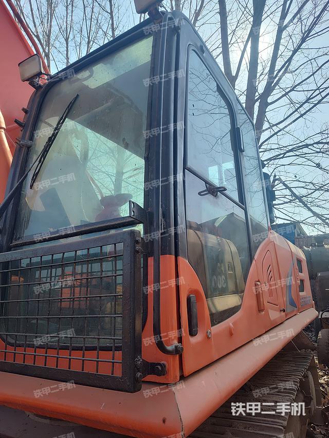 驾驶室整体（整机外观）