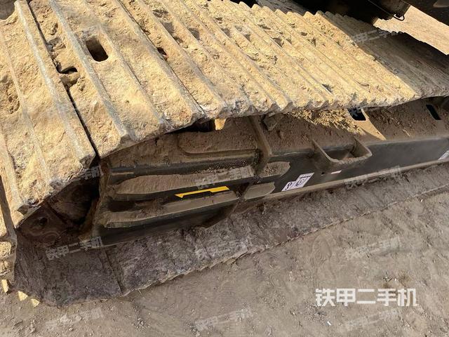 單側(cè)履帶整體（整機(jī)外觀）