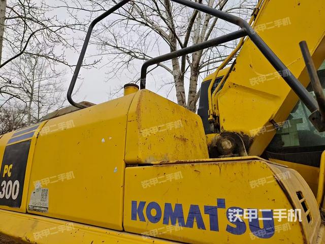 整機(jī)右后45°(整機(jī)外觀) 整機(jī)右后45°(整機(jī)外觀)