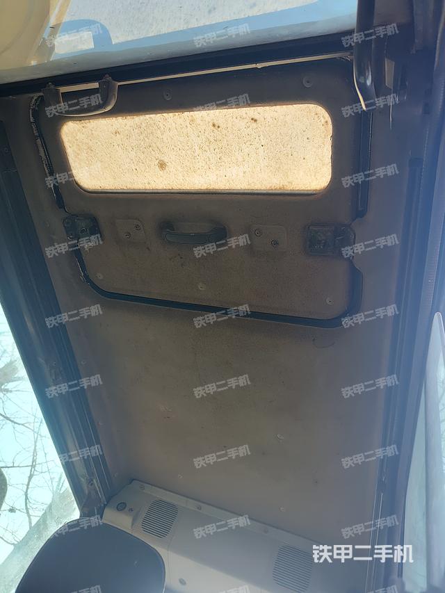 駕駛室頂部（整機(jī)外觀）