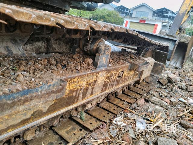 右驅(qū)動輪（行走機構）