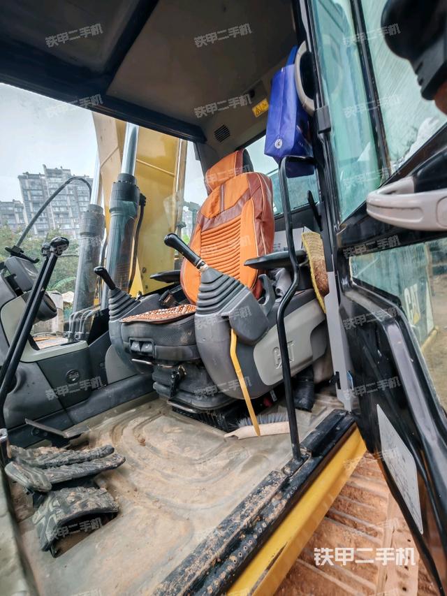 駕駛室整體（整機(jī)外觀）