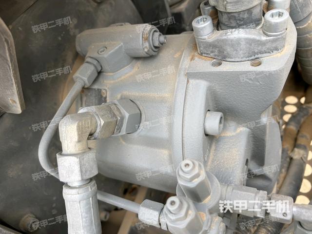 液壓泵艙室正面整體(整機(jī)外觀) 液壓泵艙室正面整體(整機(jī)外觀)