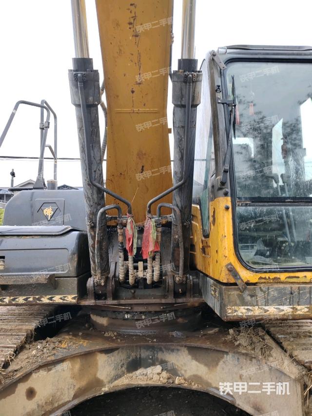 大臂油缸整體?豎拍（工作和回轉(zhuǎn)裝置）