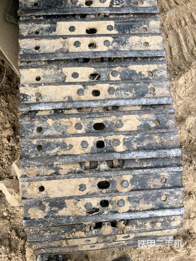 單側(cè)履帶整體（整機(jī)外觀(guān)）