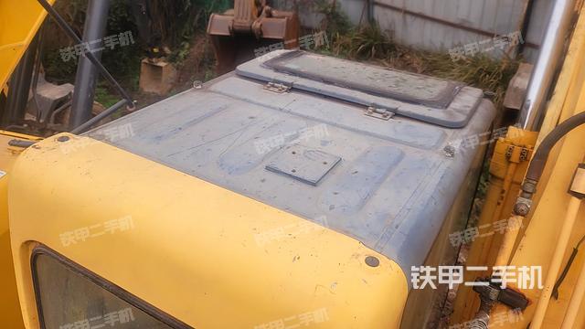 驾驶室顶部（整机外观）