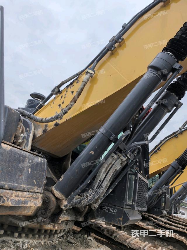 大臂背部俯視（工作和回轉(zhuǎn)裝置）