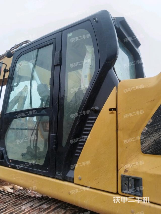 駕駛室左后45度(駕駛室部分) 駕駛室左后45度(駕駛室部分)