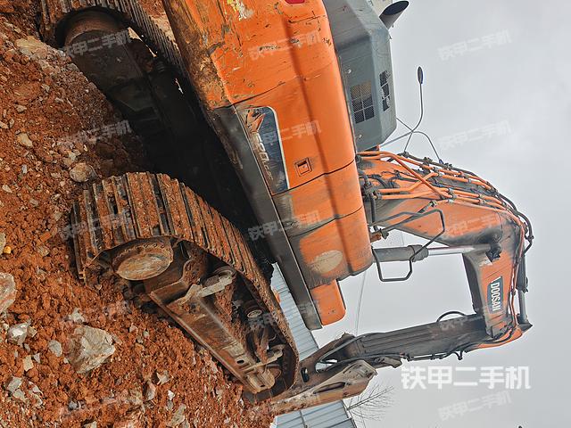 整機(jī)右后45°(整機(jī)外觀) 整機(jī)右后45°(整機(jī)外觀)