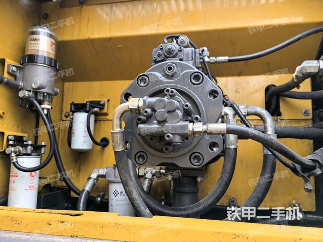 散熱器正面(大件艙室) 散熱器正面(大件艙室)