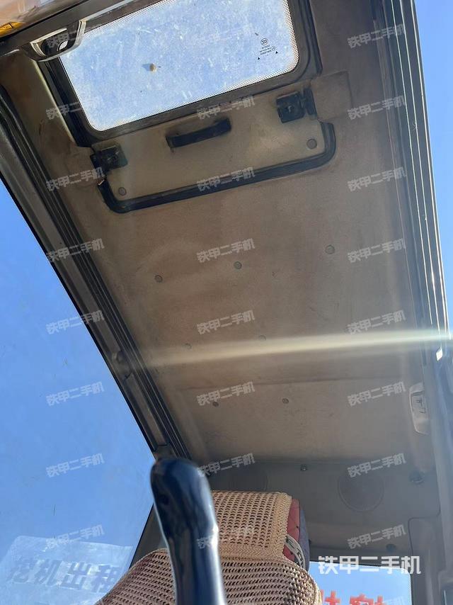 駕駛室頂部（整機(jī)外觀）