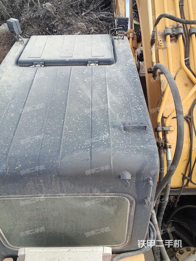 驾驶室顶部（整机外观）