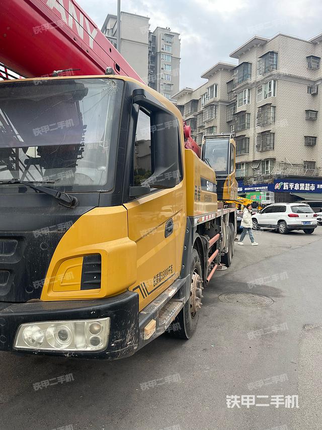 整机左侧（设备外观及核心部件）