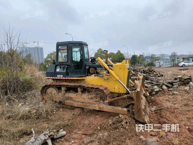 右前45°（推土機整車外觀）