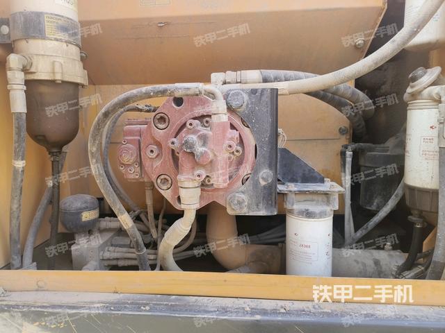 液壓泵斜45?左（大件艙室）