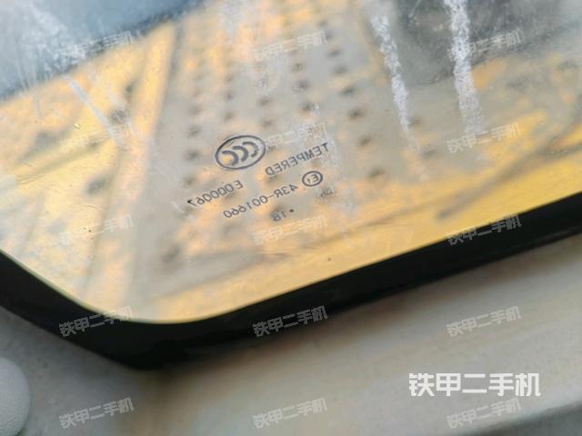 左后方玻璃角標(biāo)（駕駛室部分）