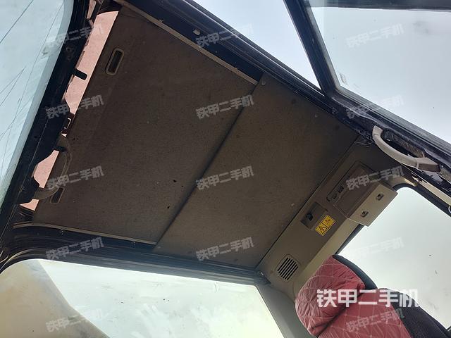 駕駛室頂部（整機外觀）