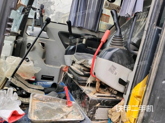 后窗玻璃角標(biāo)（駕駛室部分）