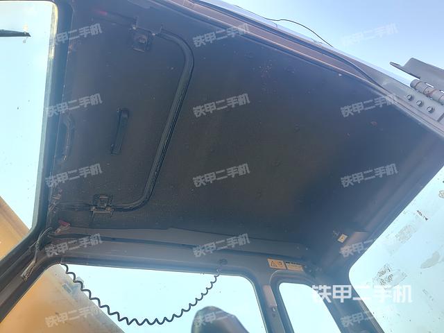 驾驶室顶部（整机外观）