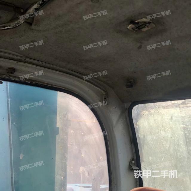 駕駛室頂部(整機外觀) 駕駛室頂部(整機外觀)