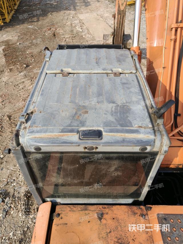 駕駛室頂部俯視（上車部件）