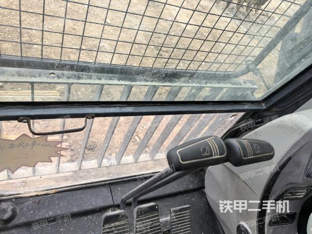 座椅左側(cè)控制臺/音響/含左手柄（駕駛室部分）