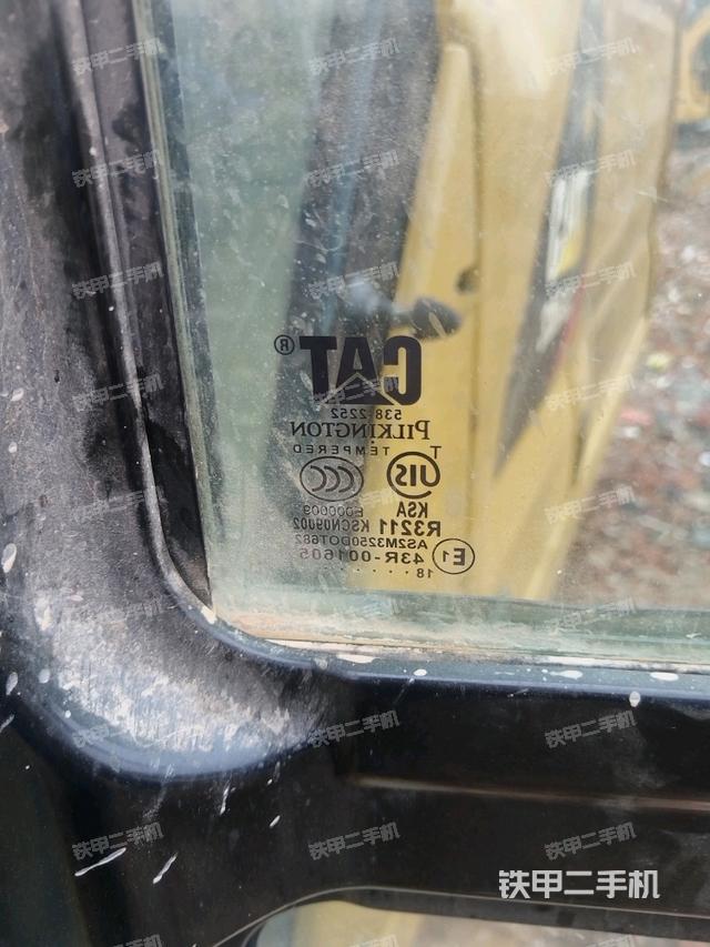 左后方玻璃角標(biāo)(駕駛室部分) 左后方玻璃角標(biāo)(駕駛室部分)