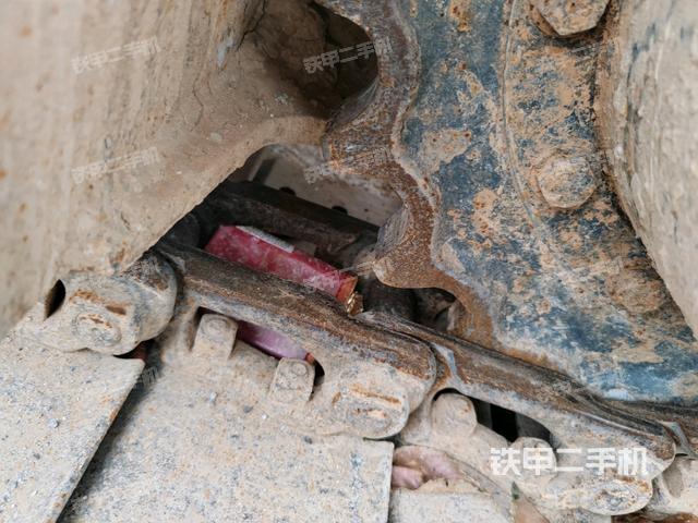 右側(cè)履帶整體?（行走機(jī)構(gòu)）