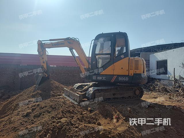 整機(jī)右后45°(整機(jī)外觀) 整機(jī)右后45°(整機(jī)外觀)