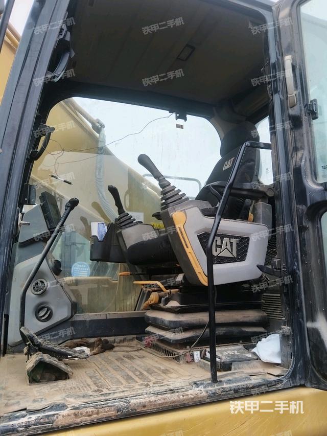 右側(cè)玻璃角標(biāo)(駕駛室部分) 右側(cè)玻璃角標(biāo)(駕駛室部分)