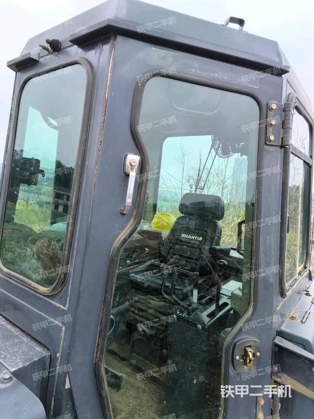 儀表盤全景（推土機駕駛室）