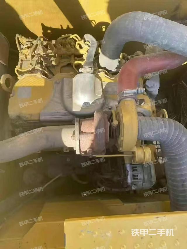 發(fā)動機整體俯視(整機外觀) 發(fā)動機整體俯視(整機外觀)