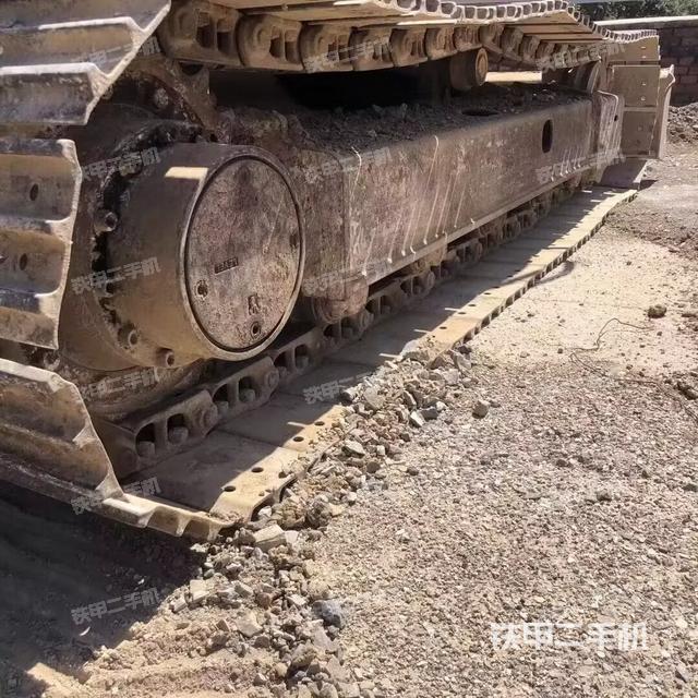 單側(cè)履帶整體（整機(jī)外觀）