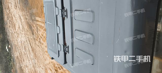 駕駛室頂部（整機外觀）