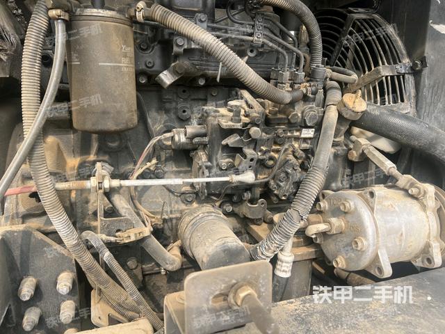 發(fā)動機整體俯視(整機外觀) 發(fā)動機整體俯視(整機外觀)